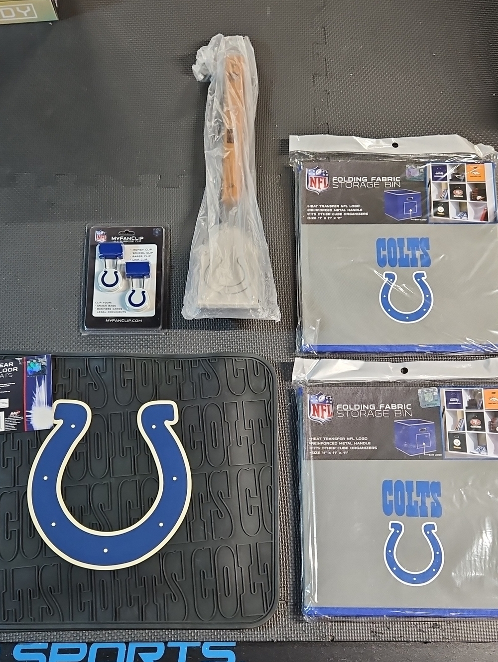Indianapolis Colts Floor Mats, Storage Bins, Grill Brush NEW